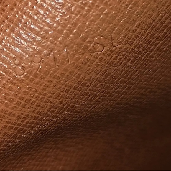 Vintage Louis Vuitton Monogram Danube MM Crossbody Bag - Picture 15 of 15